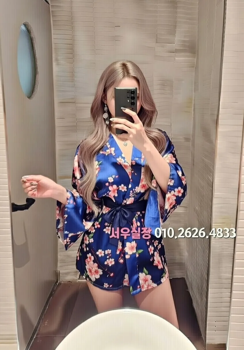 명동 다국적노래방 프리미엄 라인업 30번 프로필